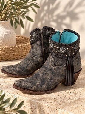 Corral A8104 Concho Tassel Western Ankle Boots Distressed Leather Women’s 7